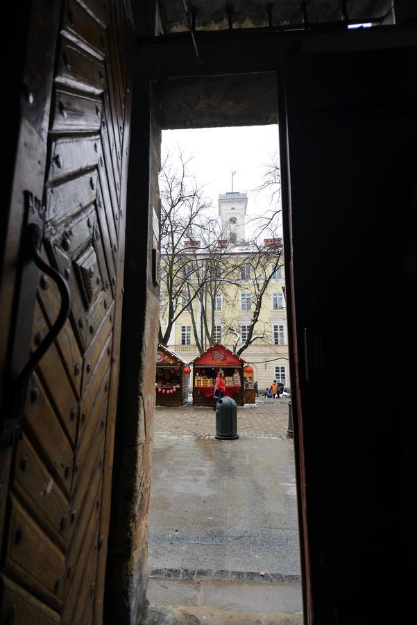Vip Апартаменти Ван Гог На Площі Ринок Lviv Exterior foto